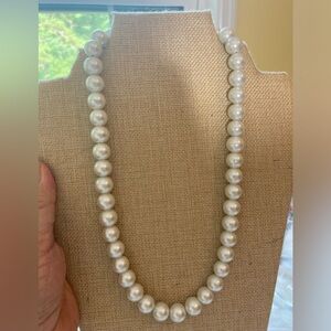 Faux Pearls Necklace Toggle‎ Clasp
